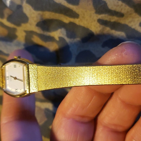 Vintage gold Seiko watch. Has a safety chain. - Picture 4 of 5